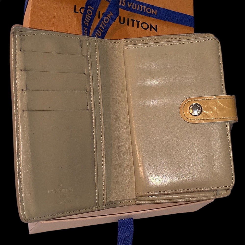 AUTHENTICATED Louis Vuitton vernis wallet W/ box - Picture 5 of 16